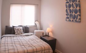 3 Bedroom Southside Pad - Sleeps 8 - Amazing Location